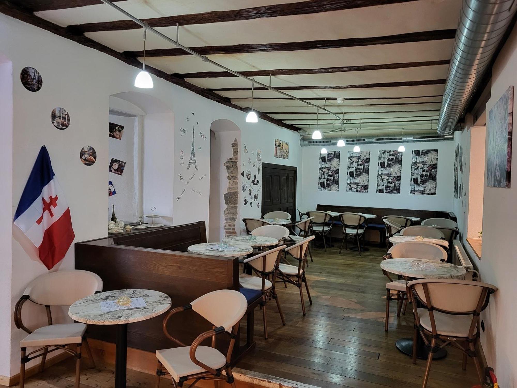 Gasthaus Zur Rose, Peruanisches Restaurant Und Franzoesisches Cafe Zell am Main Luaran gambar